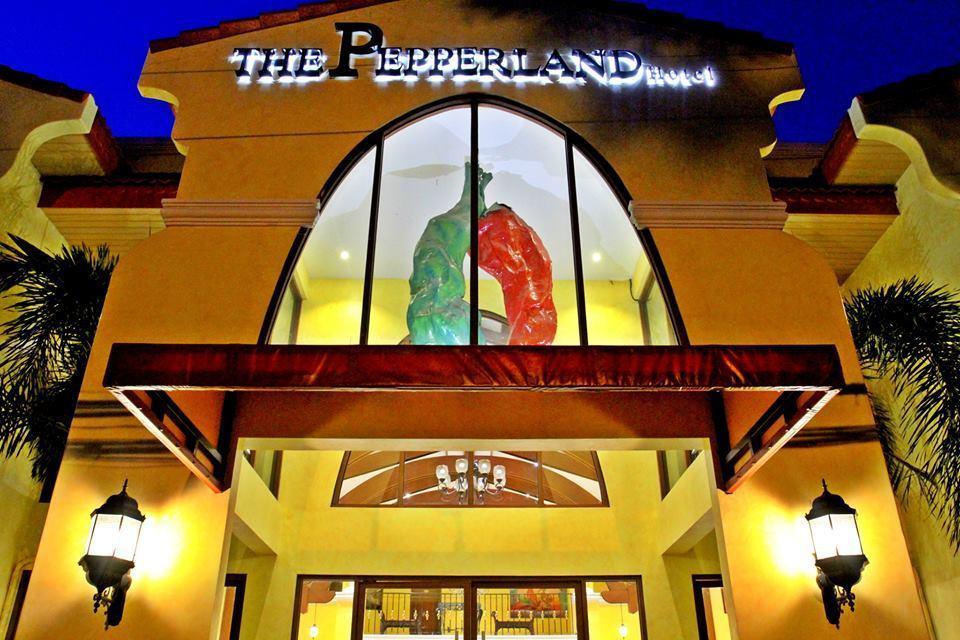 The Pepperland Hotel เลกัซปี ภายนอก รูปภาพ