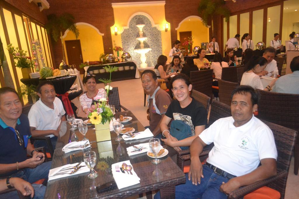 The Pepperland Hotel เลกัซปี ภายนอก รูปภาพ