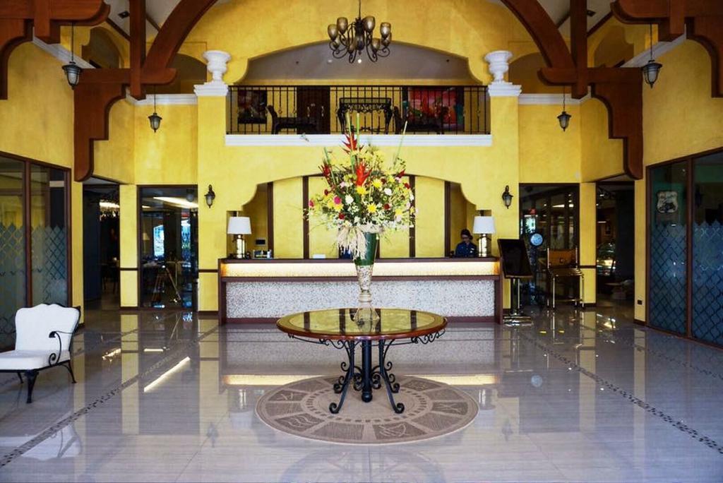 The Pepperland Hotel เลกัซปี ภายนอก รูปภาพ