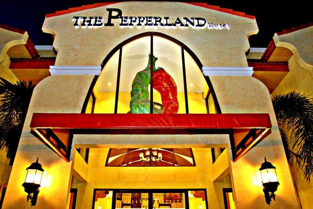 The Pepperland Hotel เลกัซปี ภายนอก รูปภาพ