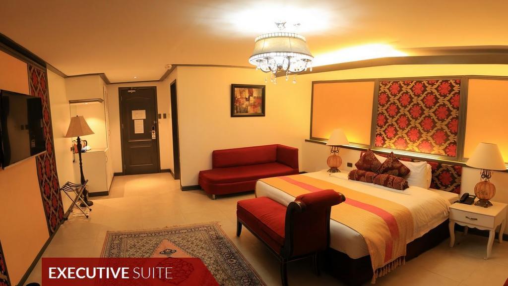 The Pepperland Hotel เลกัซปี ภายนอก รูปภาพ
